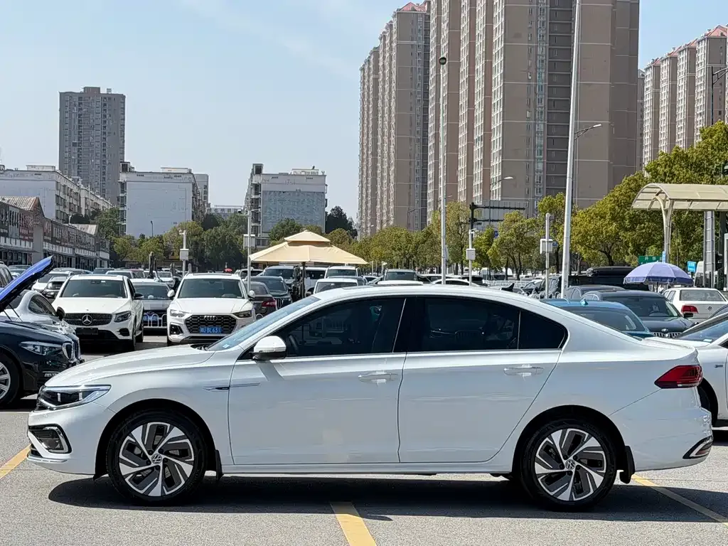 Volkswagen Bora 2023 из CN, фото 4