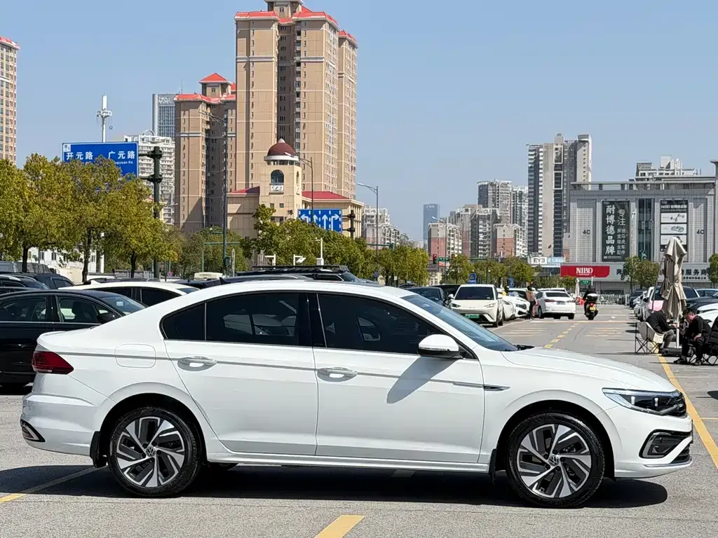 Volkswagen Bora 2023 из CN, фото 9