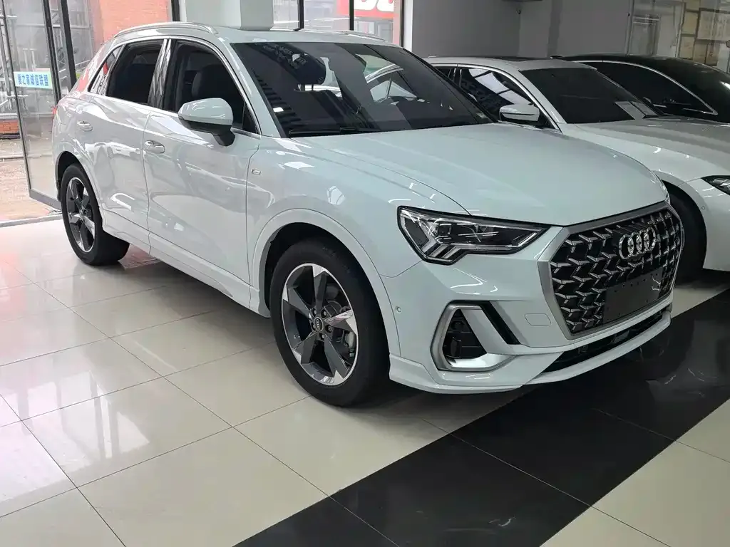 Audi Q3 — фото 10