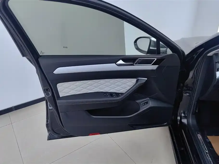 Volkswagen Magotan 2023 из CN, фото 4