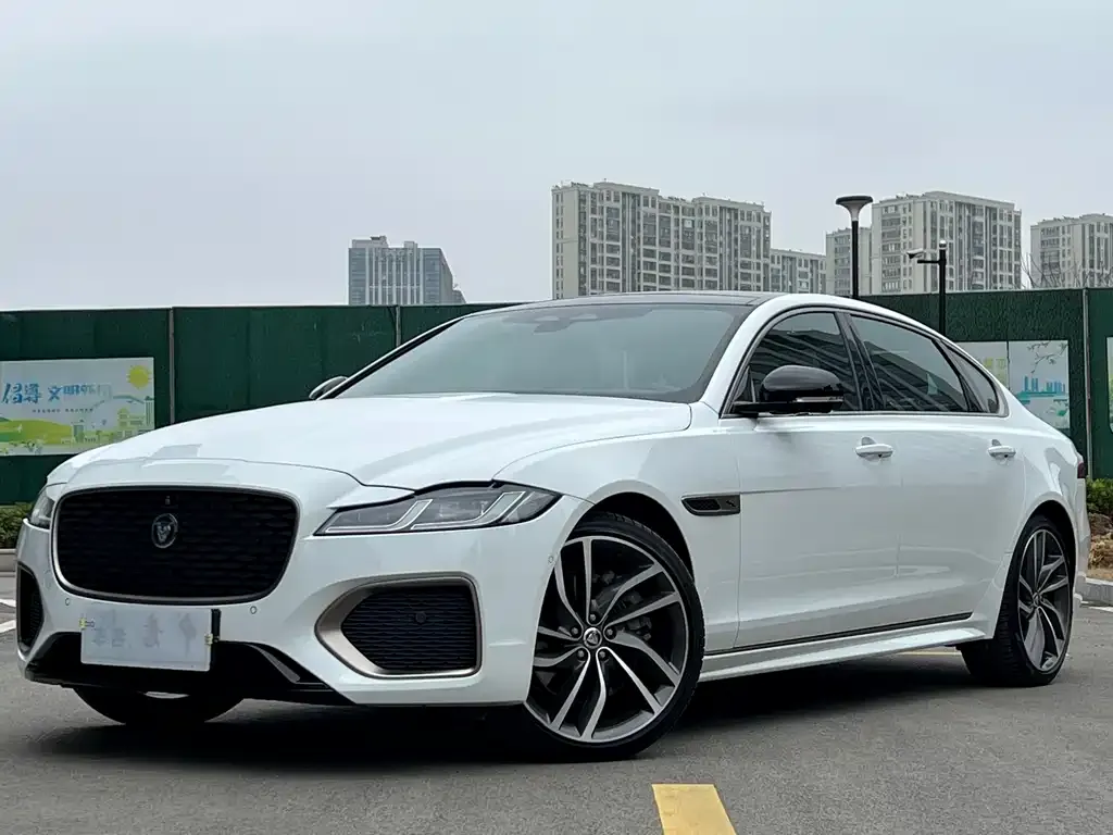 Jaguar XFL — фото 1