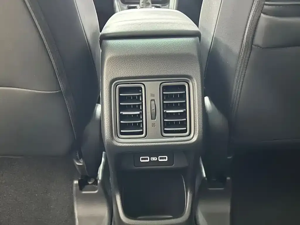 Honda Vezel 2023 из CN, фото 10