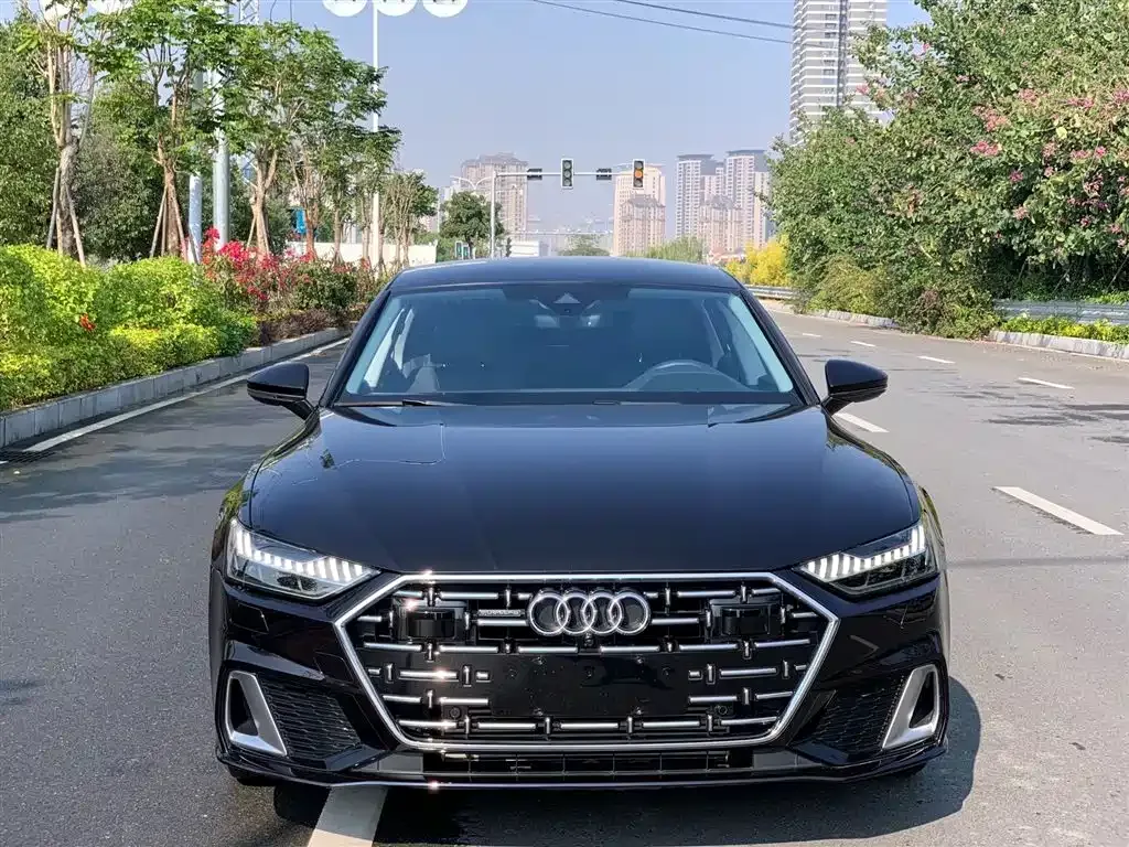 Audi A7L 2022 из CN, фото 1