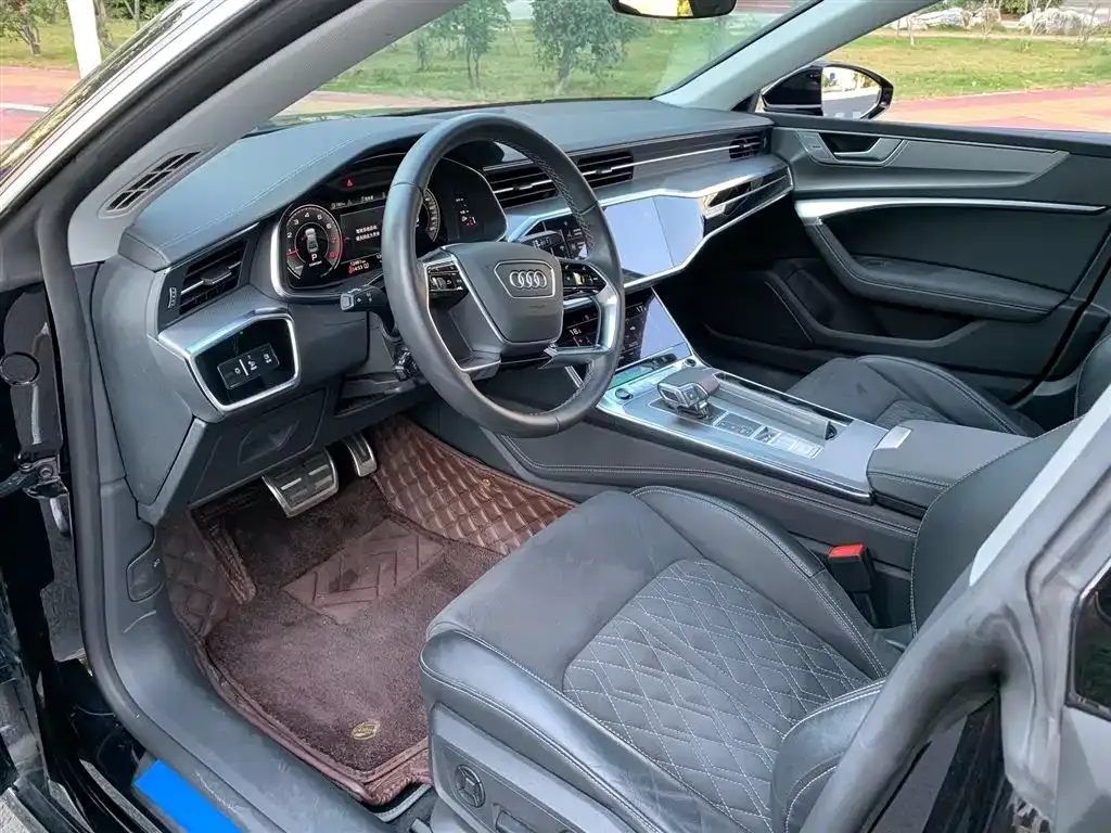 Audi A7L 2022 из CN, фото 5
