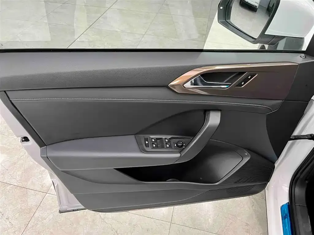 Volkswagen Tharu 2021 из CN, фото 7