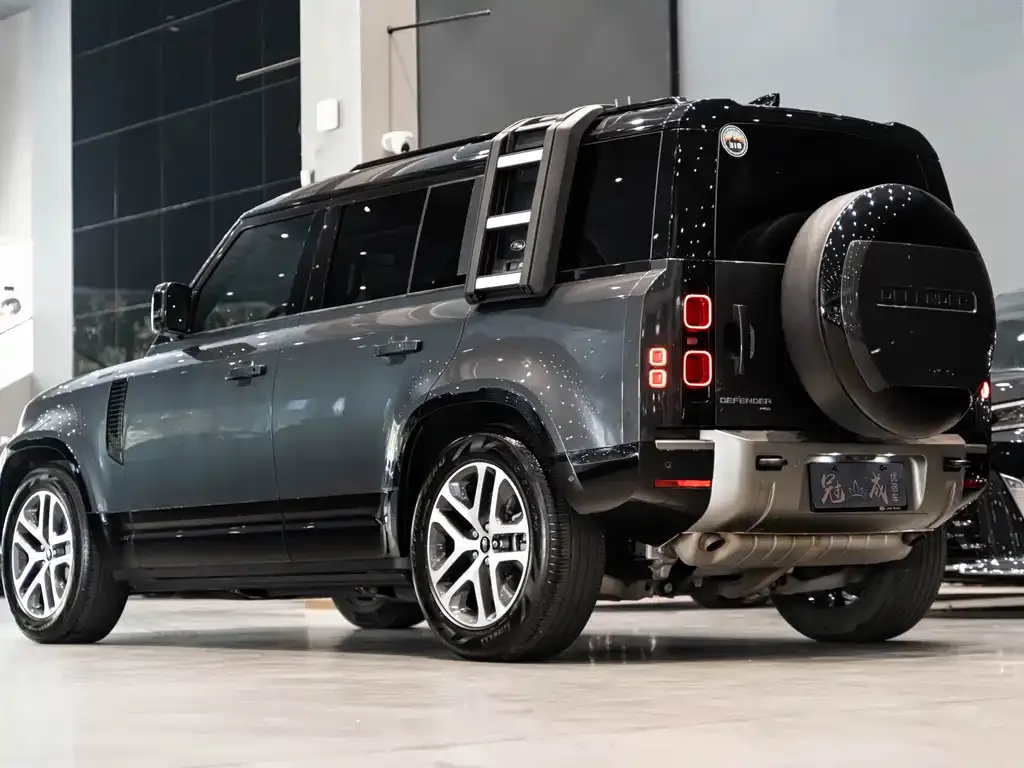 Land Rover Defender — фото 10