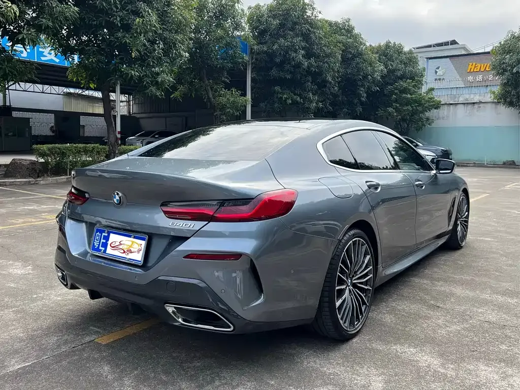 BMW 8 Series — фото 5
