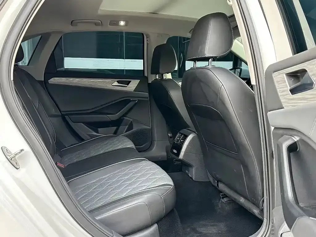Volkswagen Sagitar 2025 из CN, фото 5