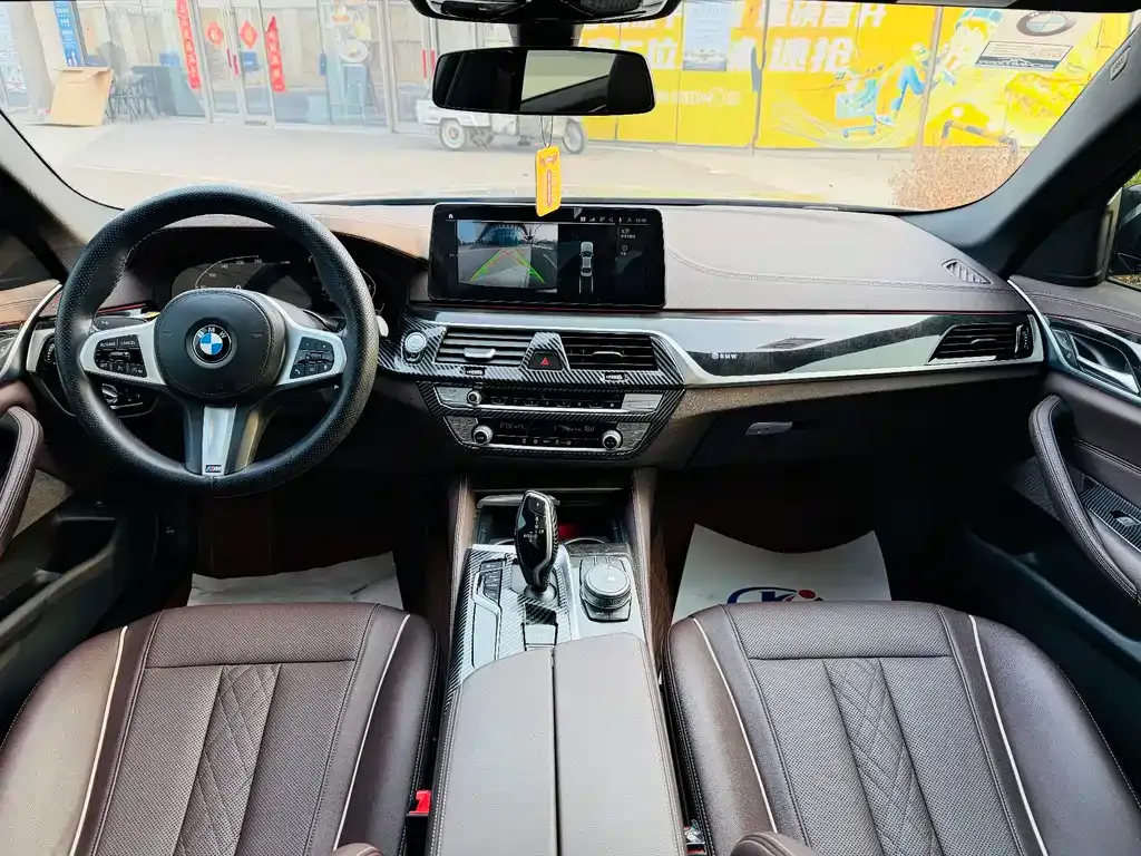 BMW 5 Series — фото 9