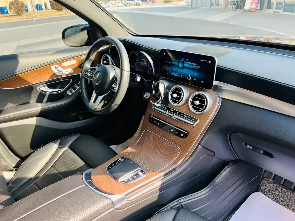 Mercedes-Benz GLC — фото 10