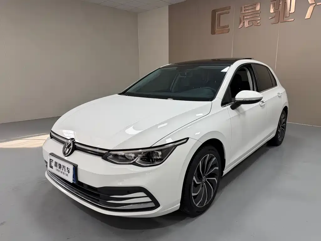 Volkswagen Golf 2023 из CN, фото 1