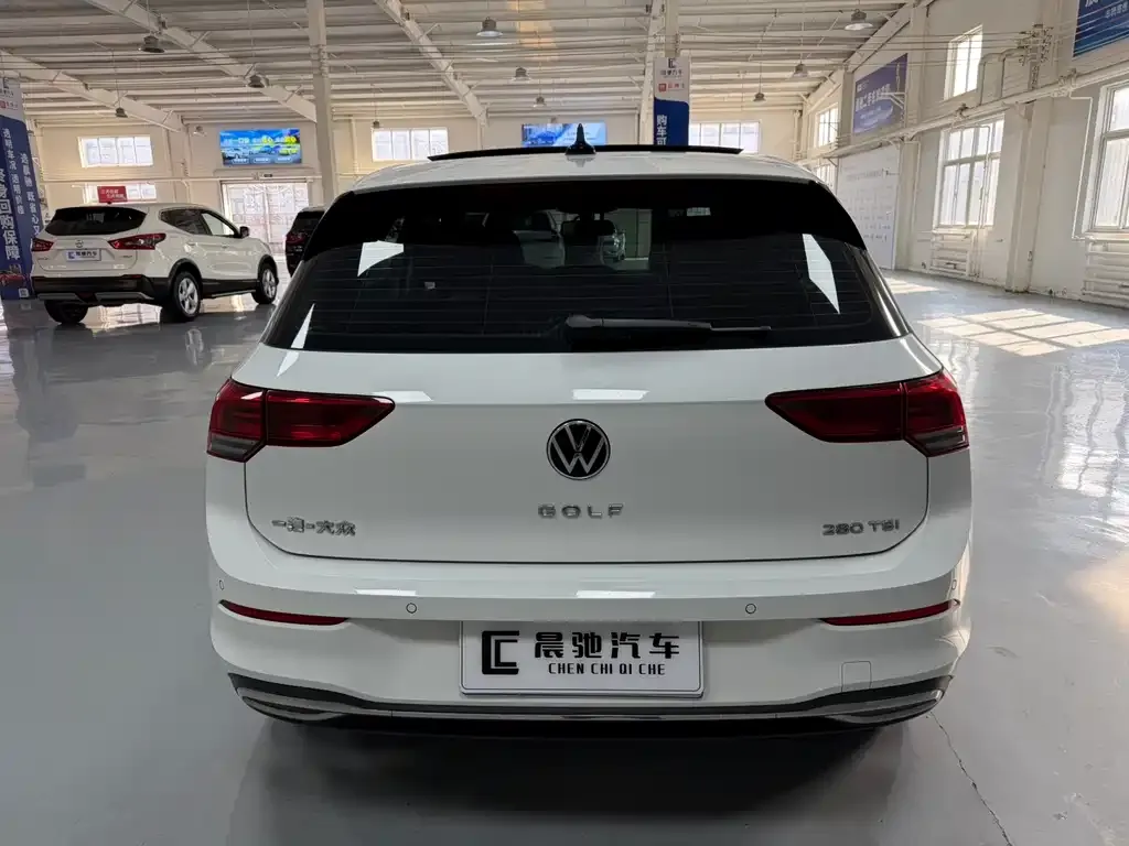 Volkswagen Golf 2023 из CN, фото 5
