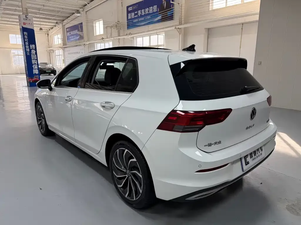 Volkswagen Golf 2023 из CN, фото 7