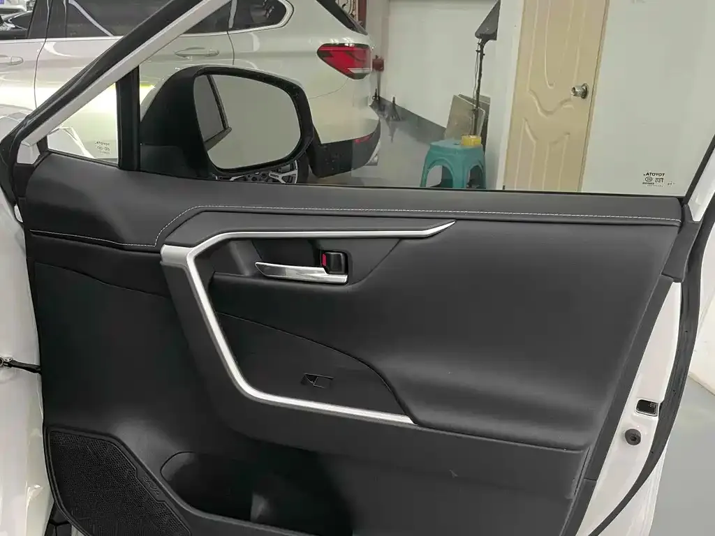 Toyota RAV4 2021 из CN, фото 5