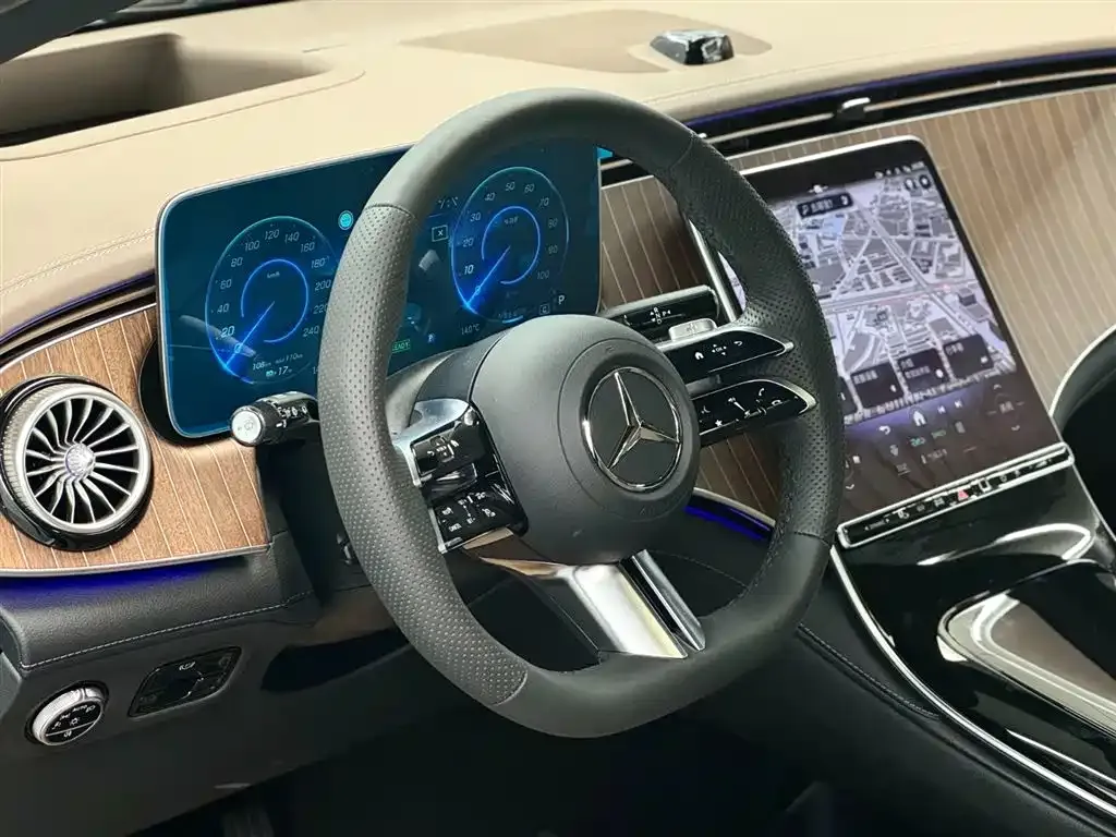 Mercedes-Benz EQE SUV — фото 10