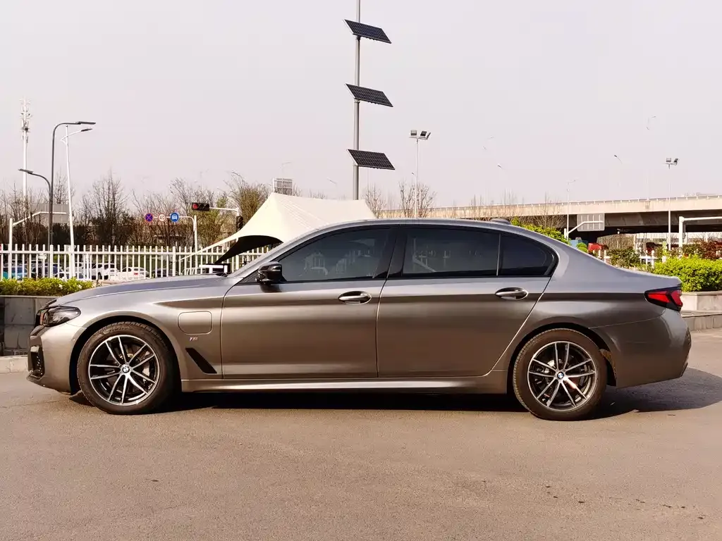 BMW 5 Series New Energy — фото 5