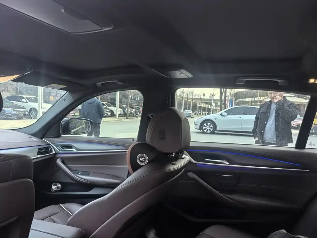 BMW 5 Series 2022 из CN, фото 4