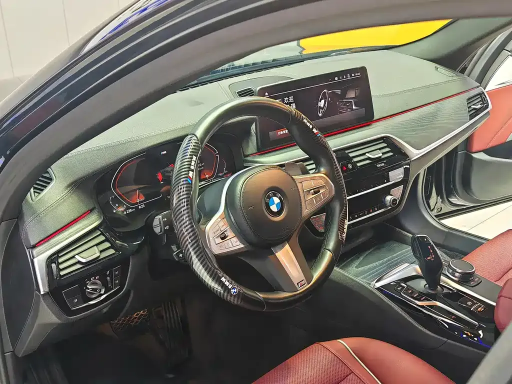 BMW 5 Series — фото 10