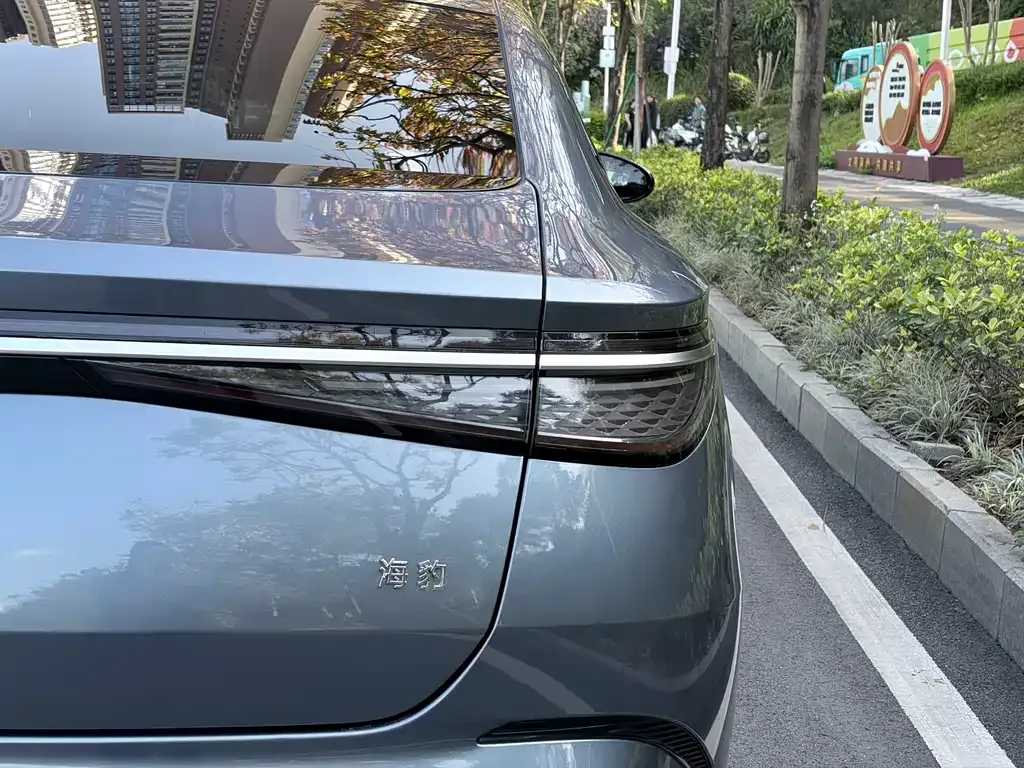 BYD Seal — фото 2