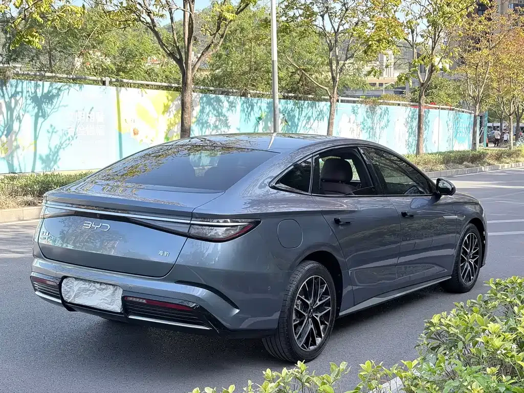 BYD Seal — фото 10
