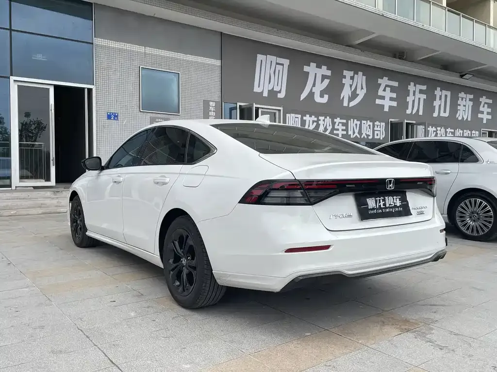 Honda Accord — фото 6