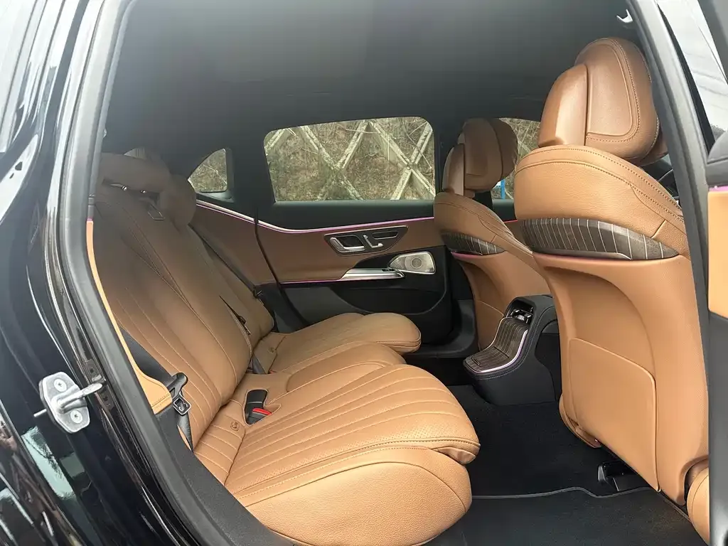 Mercedes-Benz E-Class 2025 из CN, фото 6