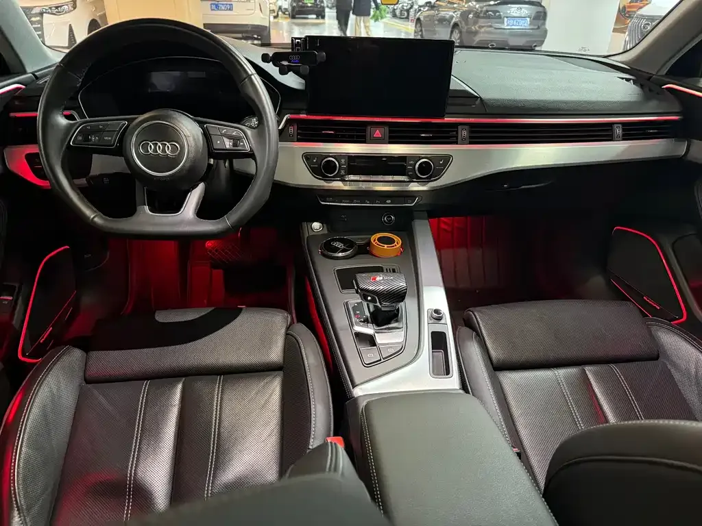 Audi A4L 2023 из CN, фото 7