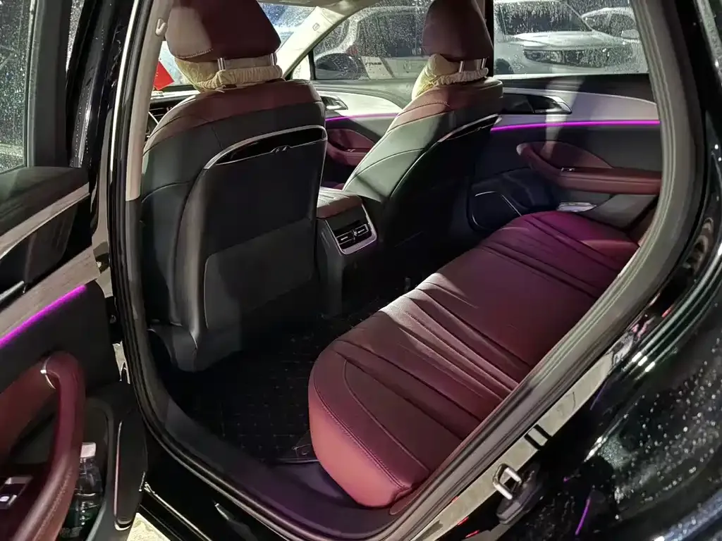 Hongqi H5 2025 из CN, фото 4