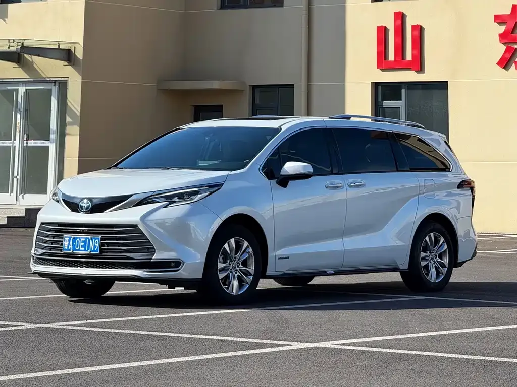 Toyota Sienna 2022 из CN, фото 1