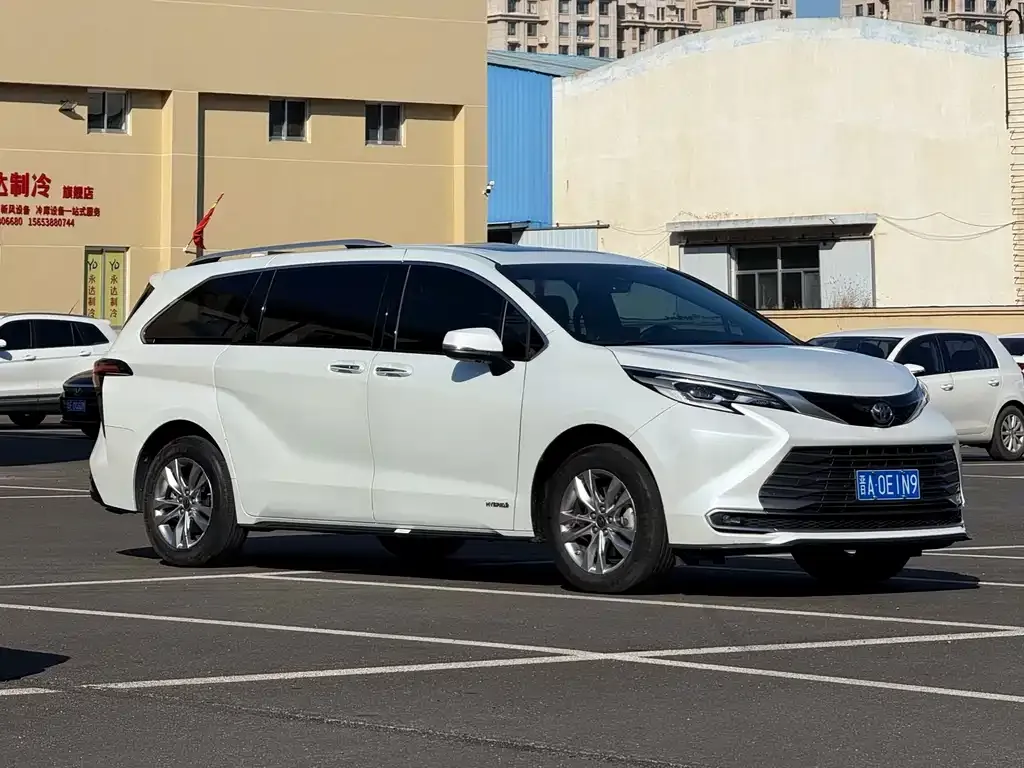 Toyota Sienna 2022 из CN, фото 4