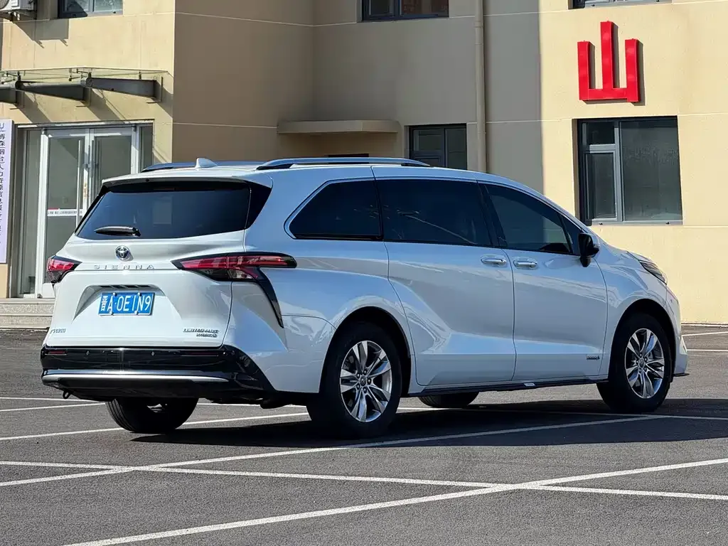 Toyota Sienna 2022 из CN, фото 7