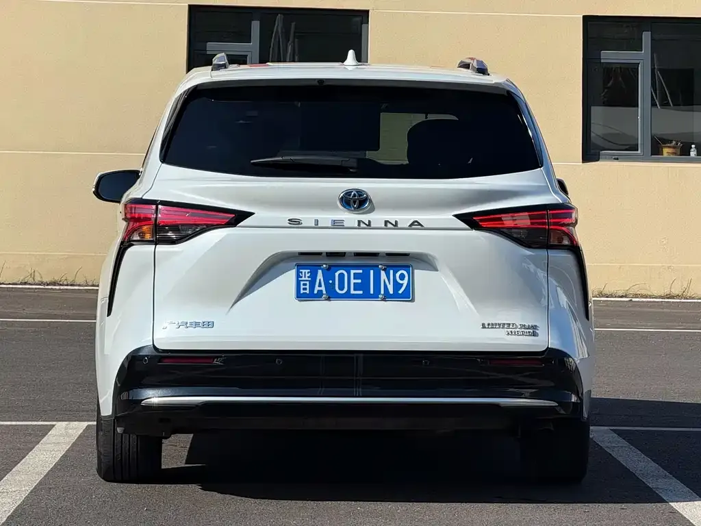 Toyota Sienna 2022 из CN, фото 8