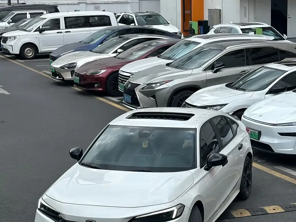 Honda Civic 2023 из CN, фото 2