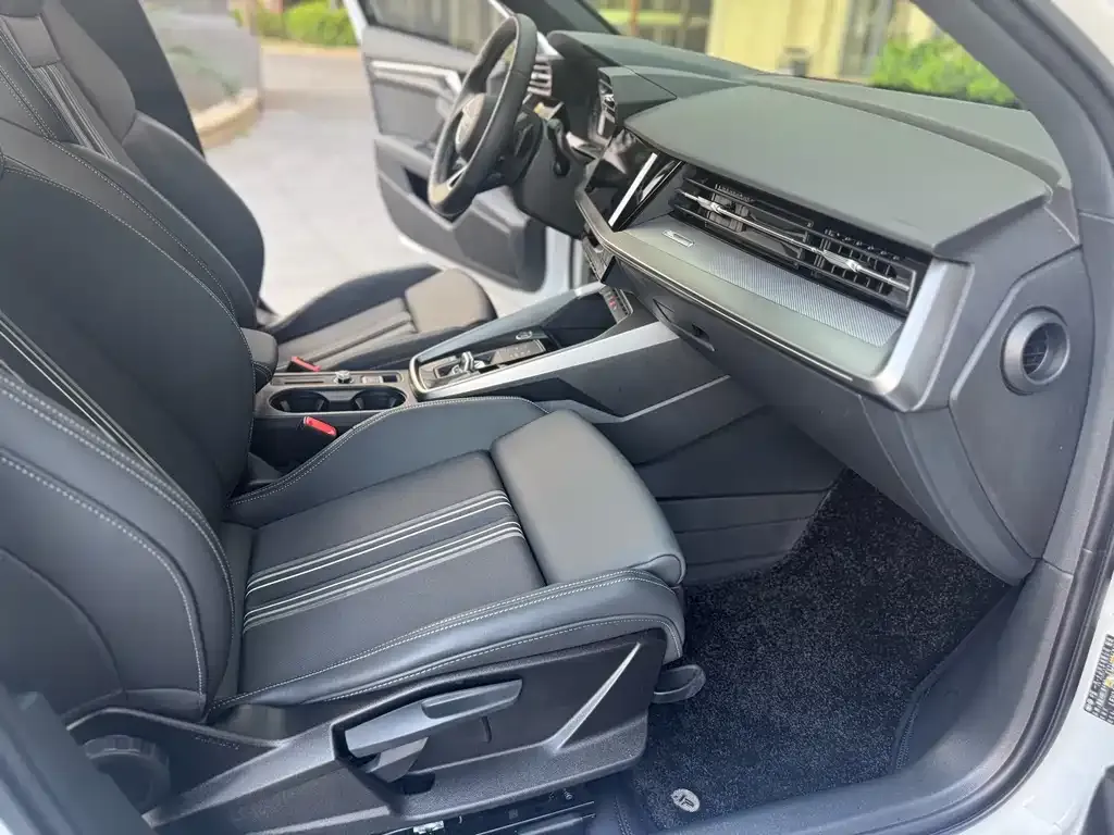 Audi A3 2024 из CN, фото 10