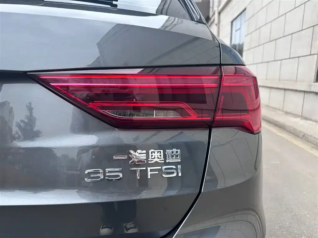 Audi Q3 — фото 9