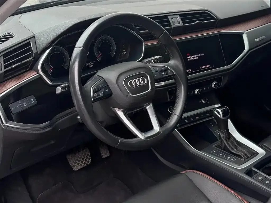 Audi Q3 — фото 5