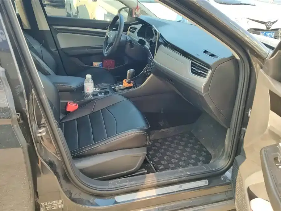 Volkswagen Bora 2024 из CN, фото 7