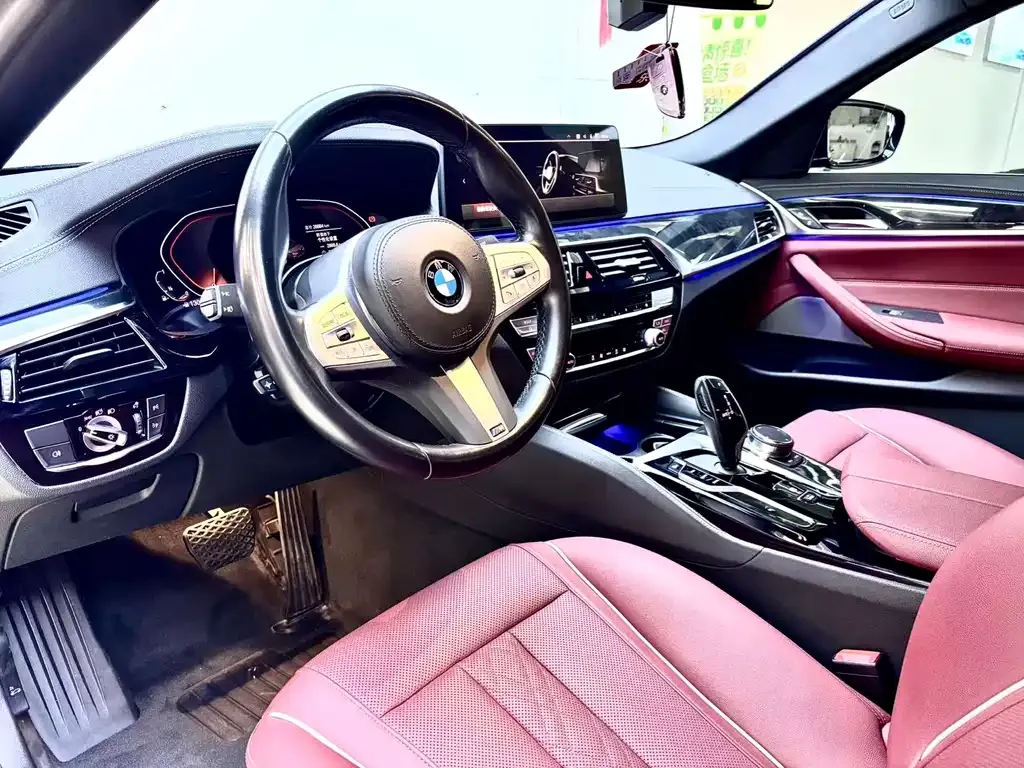 BMW 5 Series — фото 10