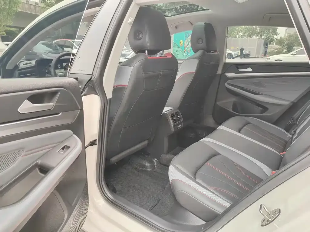 Volkswagen Lamando 2023 из CN, фото 2