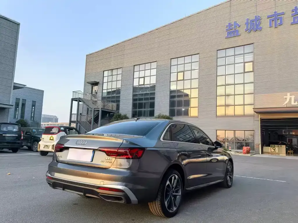 Audi A4L 2023 из CN, фото 9