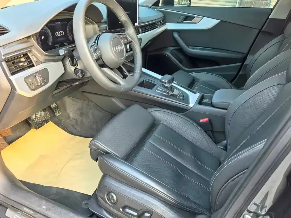 Audi A4L 2023 из CN, фото 7