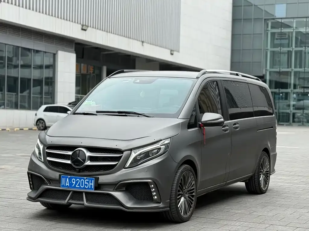 Mercedes-Benz V-Class — фото 1