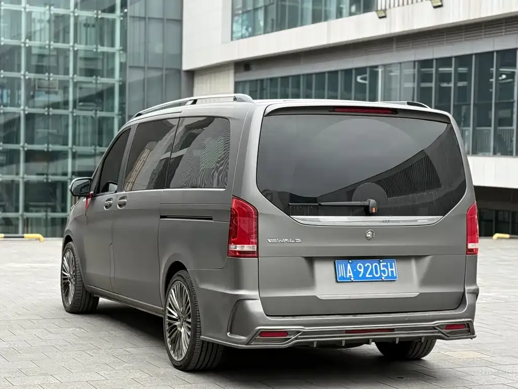 Mercedes-Benz V-Class — фото 10