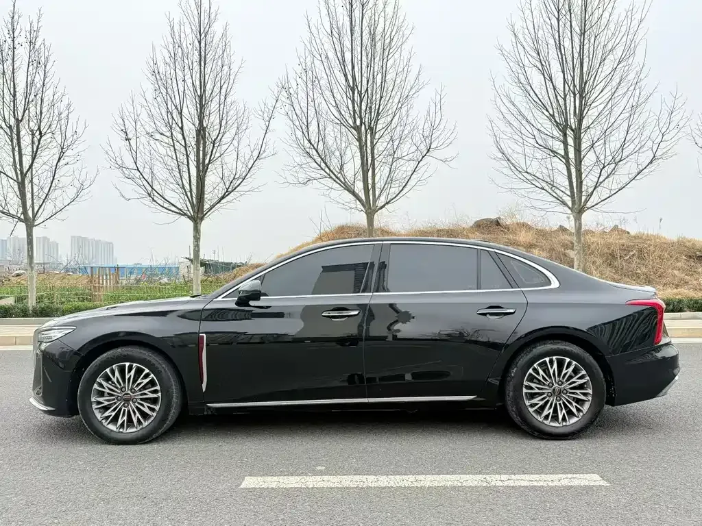 Hongqi H5 — фото 4