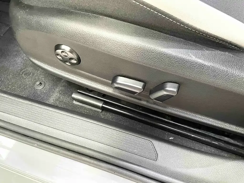 Volkswagen Golf 2022 из CN, фото 8