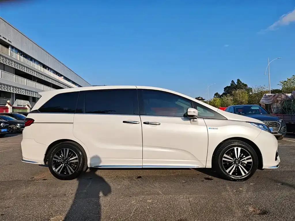 Honda Odyssey — фото 8