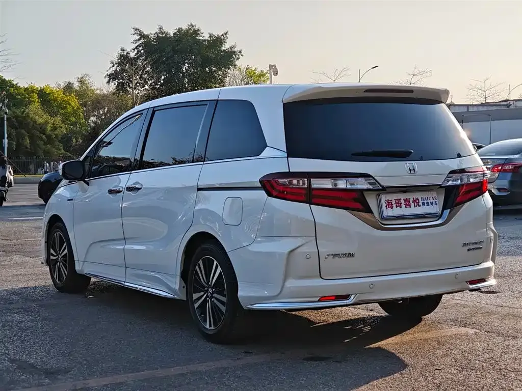 Honda Odyssey — фото 10