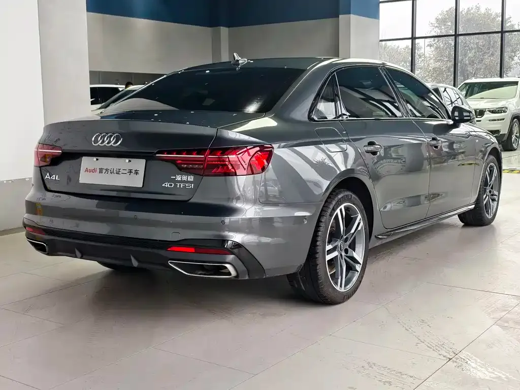 Audi A4L 2023 из CN, фото 3