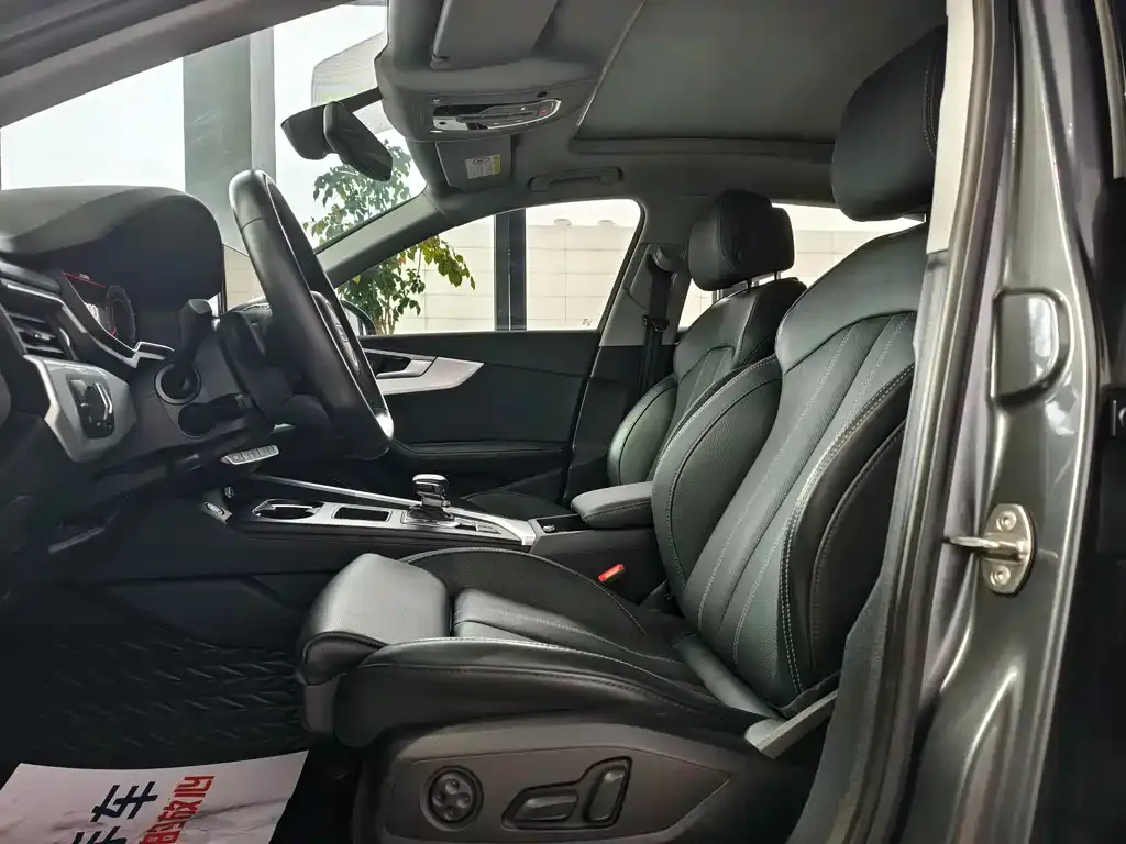 Audi A4L 2023 из CN, фото 5