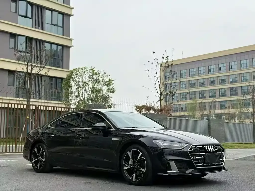 Audi A7L — фото 9